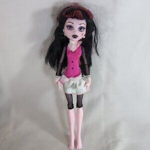 Monster High Dolls Boo-riginal Creeproduction Draculaura First Wave Earrings